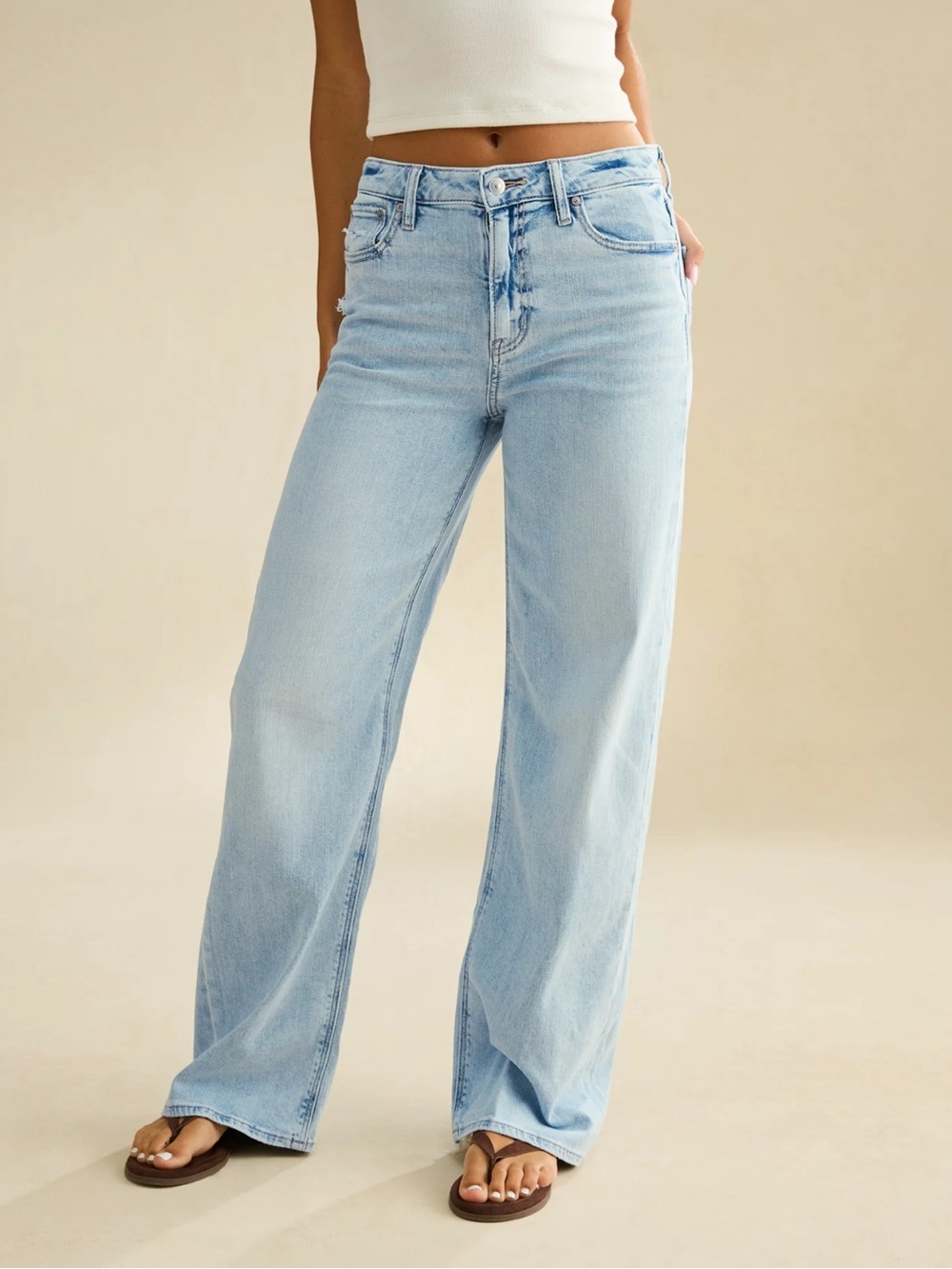 American Eagle • Super High Rise Baggy Wide Leg Jeans